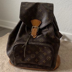 Louis Vuitton
GM Backpack